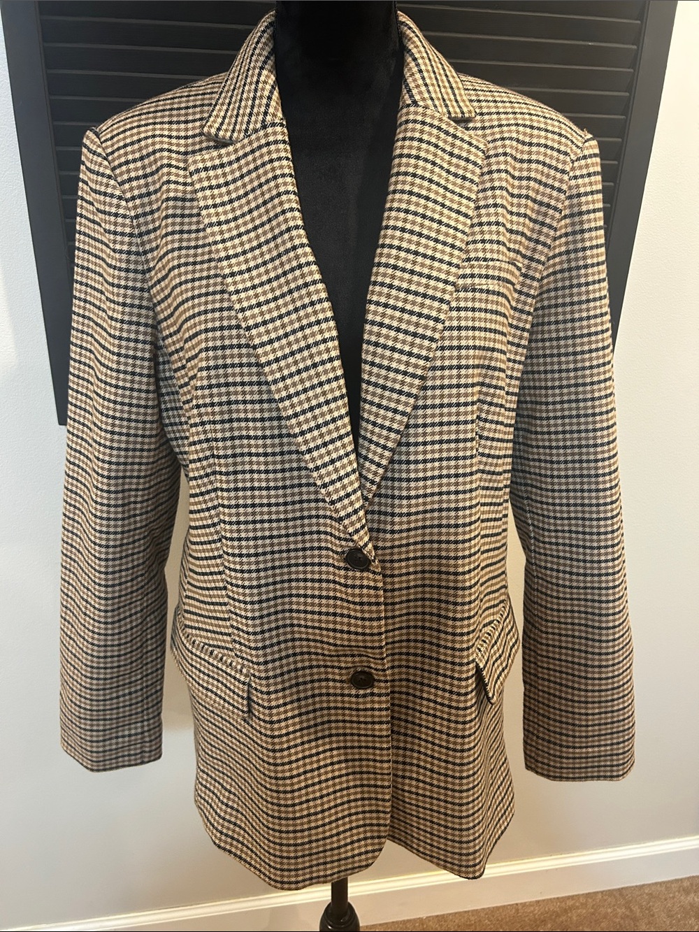 Women's Plaid Blazer in Black & Tan